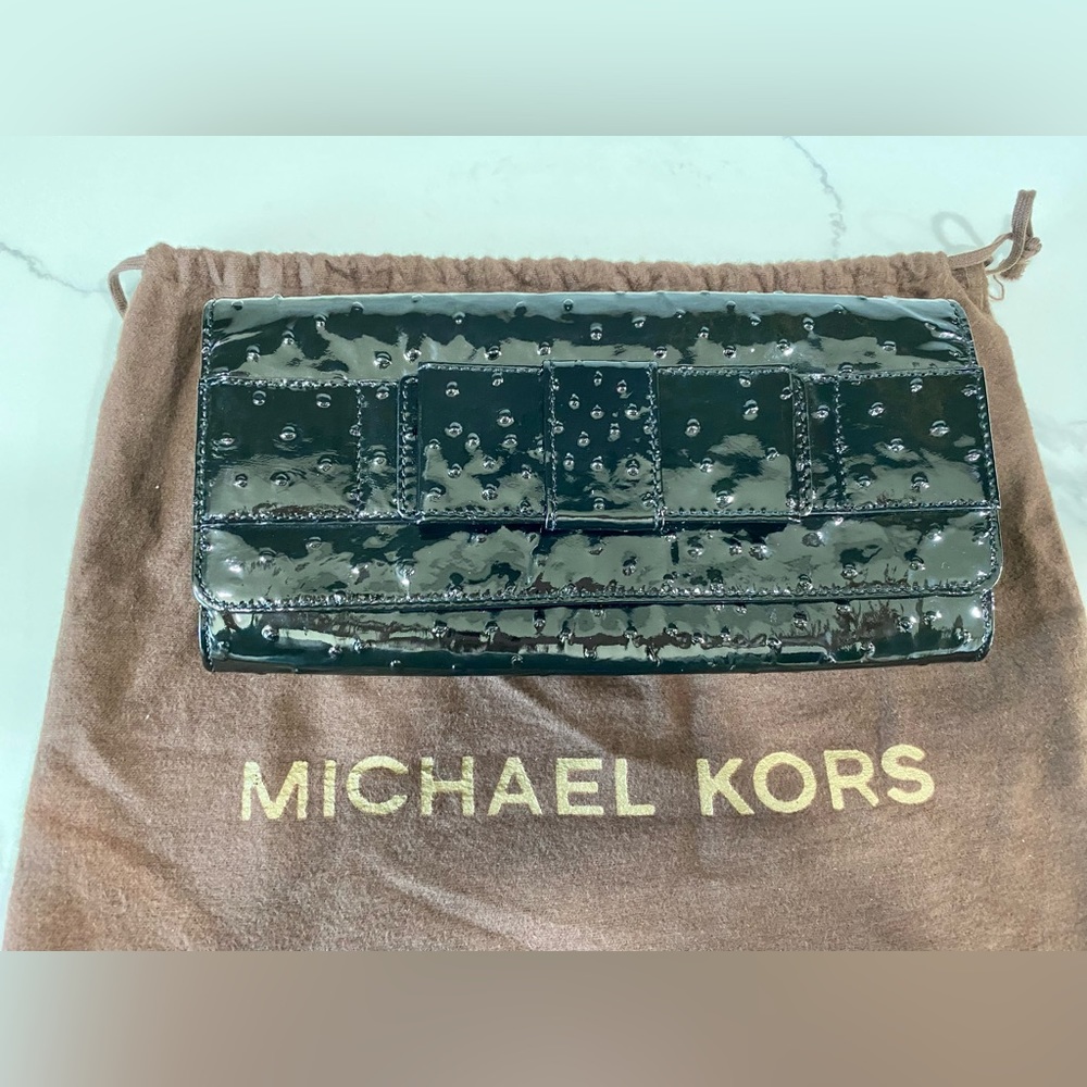 Michael KORS Black Bow Embossed Ostrich Patent Leather Clutch Chic Classic $595